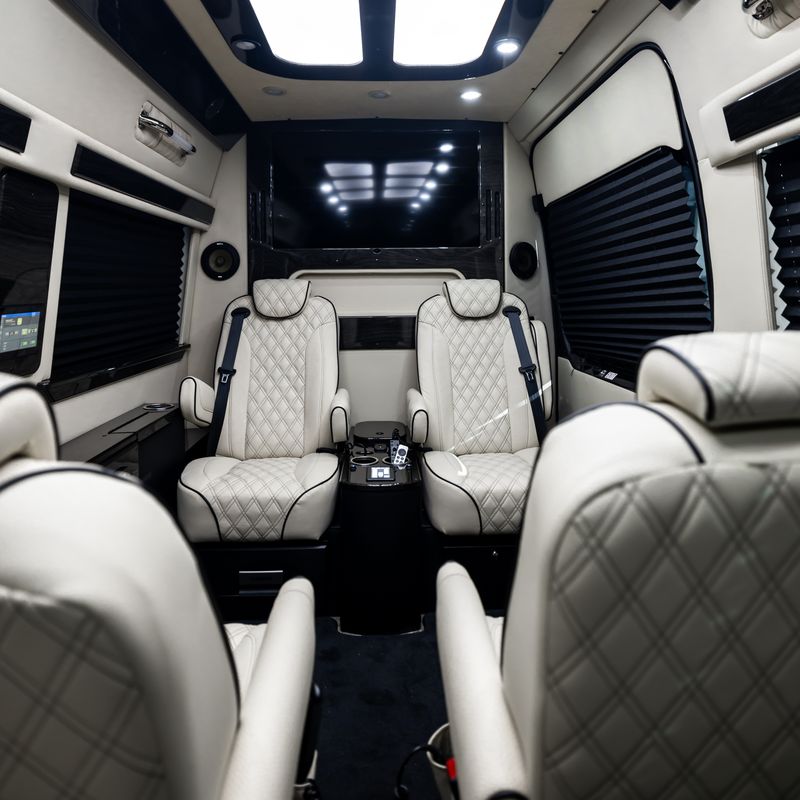 8 Passenger VIP Sprinter Reservation Deposit